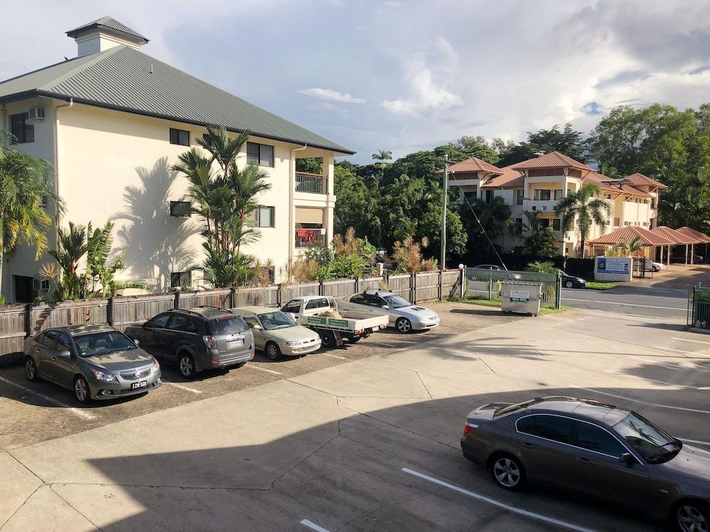 Tropical Queenslander Cairns Exterior photo